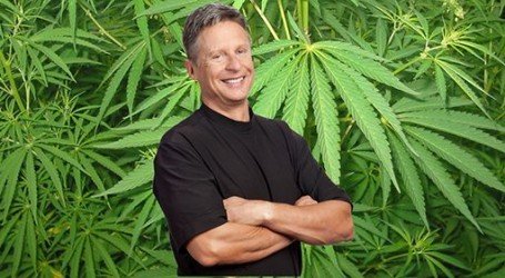 נופל מהכיסא וזוכה קולות