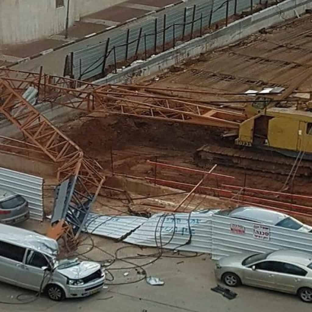 המנוף שקרס בכפר סבא | צילום: 'Ynet'