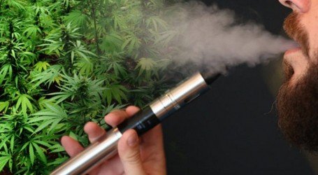 אדים של אושר – מה ההבדל בין אידוי לעישון קנאביס ואיזה מהם בריא יותר?