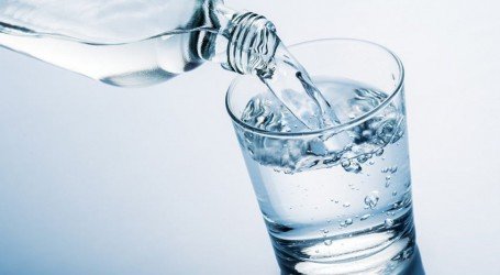 מעשנים קנאביס? כדאי שתשתו יותר מים